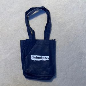 *BRAND NEW* Quinnipiac University Tote Bag